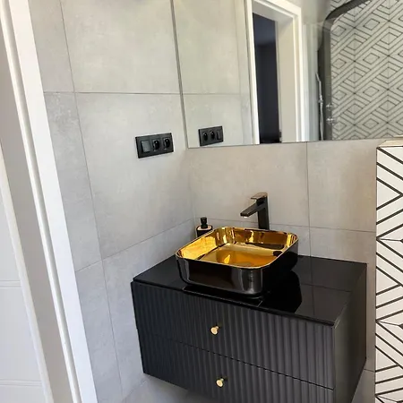 Z Lozem Malzenskim - Bezplatny Parking Apartment